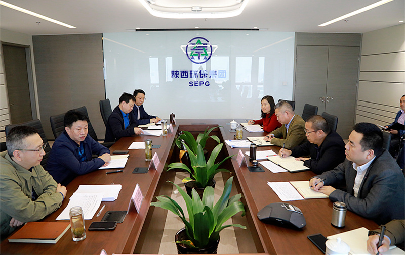 熊良虎在听取水环境公司专题汇报时强调：咬定指标、坚定信念，以决战决胜姿势完玉成年经营工作