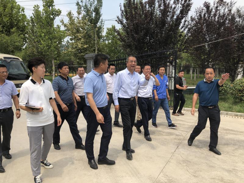 西安市副市长杨广亭到水环境公司西安市长安区滦镇污水处置厂调研